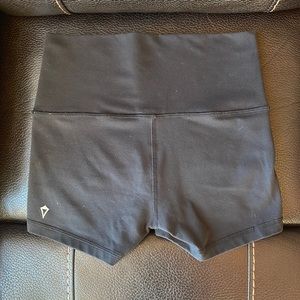 Ivivva by lululemon girls shorts size 12
